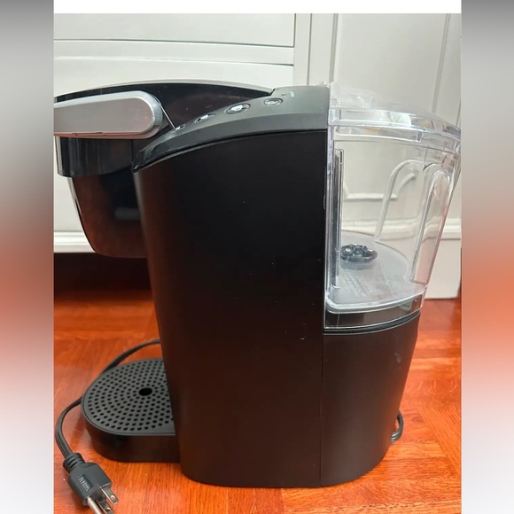 Keurig Machine - Picture 6 of 8
